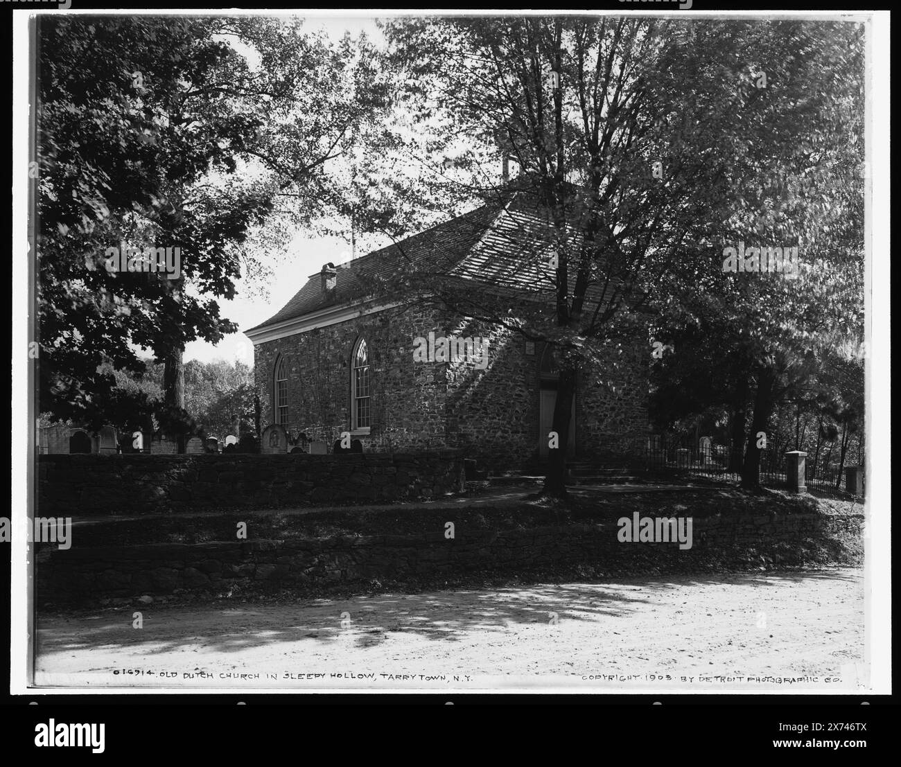 Old Dutch Church in Sleepy Hollow, Tarrytown, N.Y., Sleepy Hollow Dutch Reformed Church., Detroit Publishing Co. N. 016914., Gift; State Historical Society of Colorado; 1949, Reformed Chiese. , Stati Uniti, New York (Stato), North Tarrytown. Foto Stock