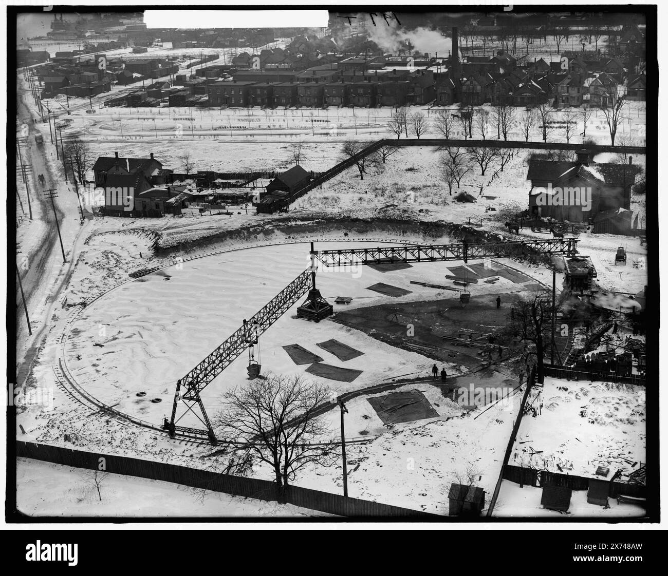 Foundation for New gas holder, Detroit City gas Co., Title from jacket., Date from negative D417-965., '197 T' on negative., Detroit Publishing Co. N. X 941., Gift; State Historical Society of Colorado; 1949, Construction Industry. , Serbatoi di stoccaggio. , Società di pubblica utilità. , Stati Uniti, Michigan, Detroit. Foto Stock