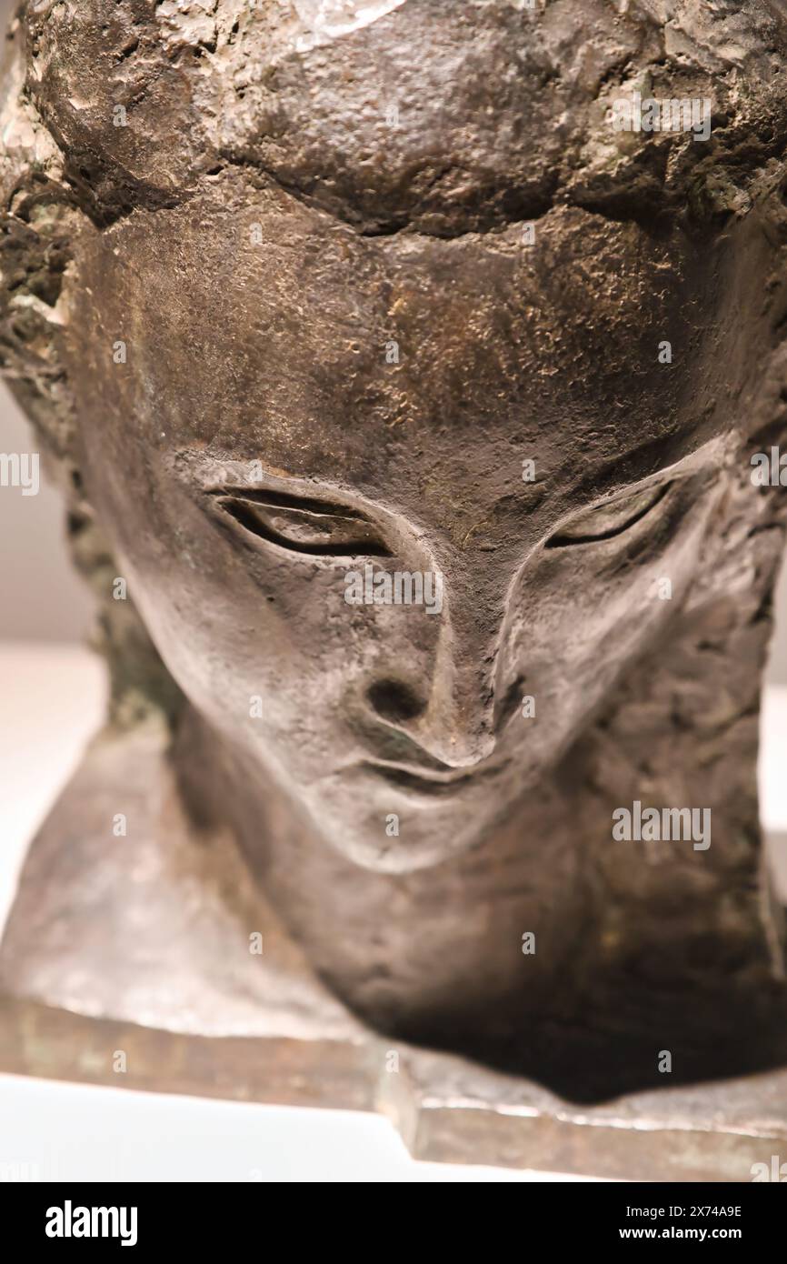 Primo piano della testa in bronzo al Museo nazionale Thyssen-Bornemisza di Madrid Foto Stock