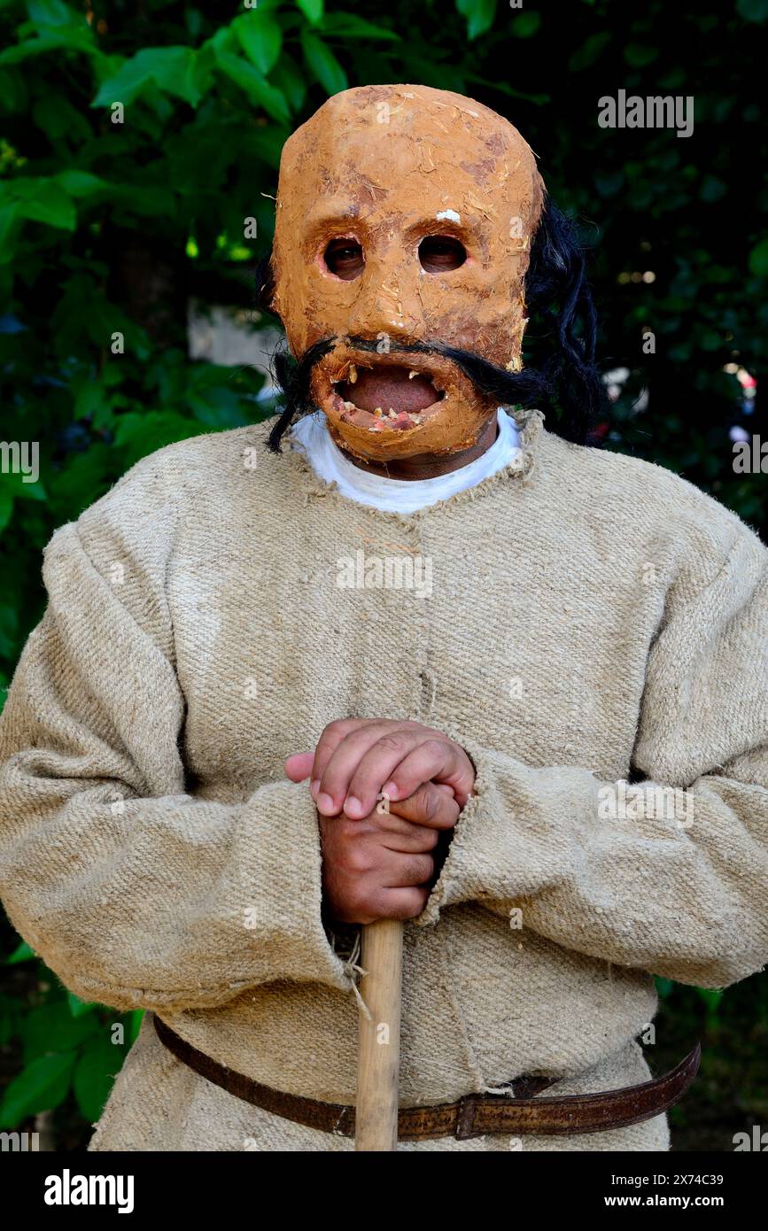 Maschera di Carrizo de la Ribera (Leon) in un incontro vicino a Vilaboa, Pontevedra, Spagna Foto Stock
