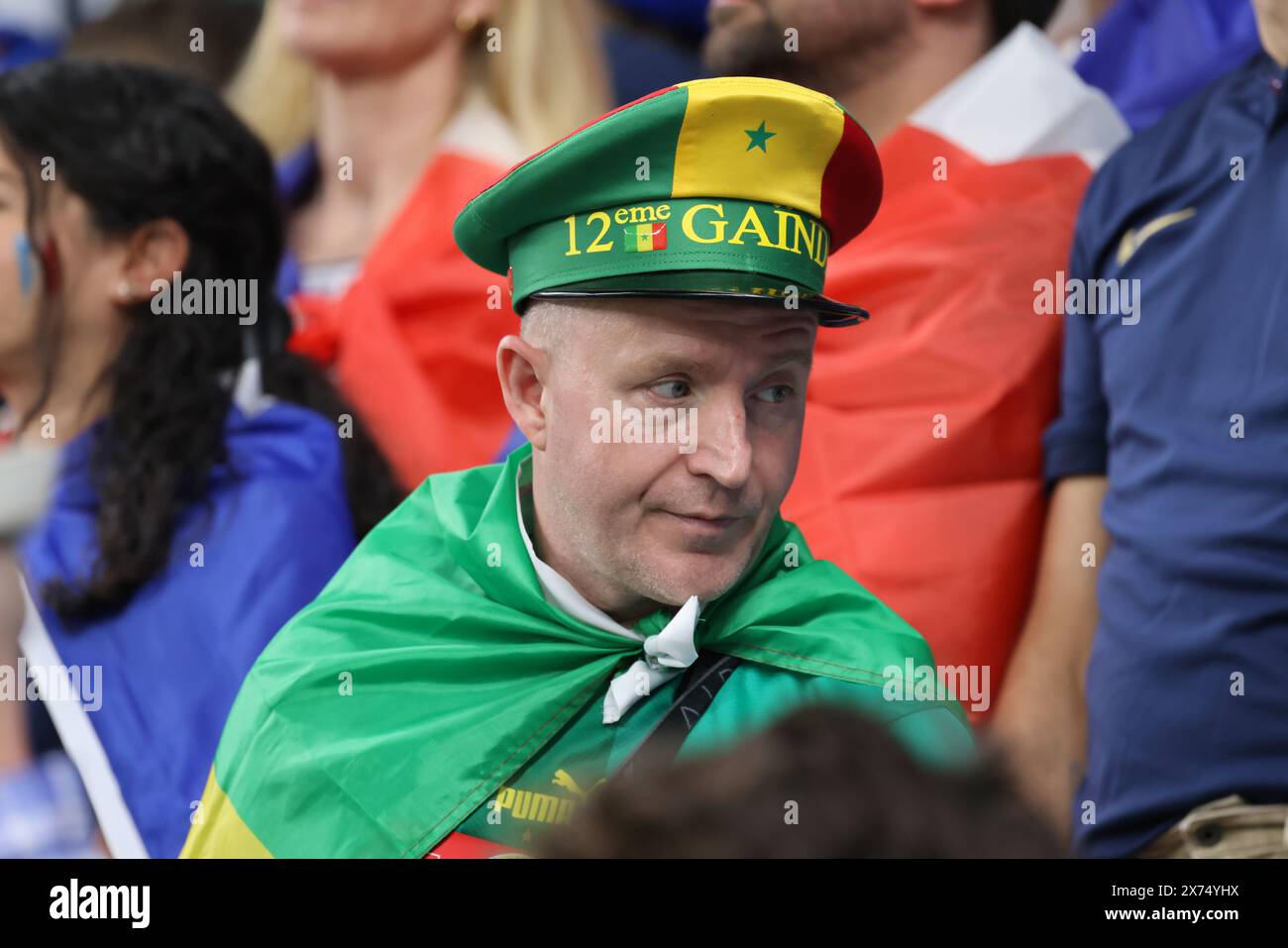 Doha, Qatar. 22esimo. novembre 2022. Tifosi francesi durante la partita tra Francia e Australia, gruppo D, Coppa del mondo FIFA Qatar 2022. Foto Stock