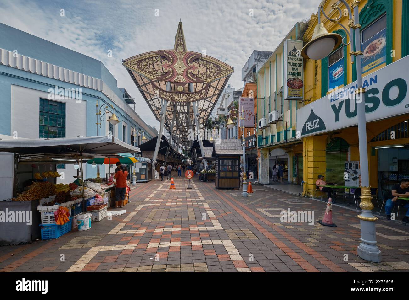 Kasturi Walk a Kuala Lumpur, Malesia, una passerella coperta di eccitanti chioschi e cibo di strada. Sviluppato dal mercato centrale Foto Stock