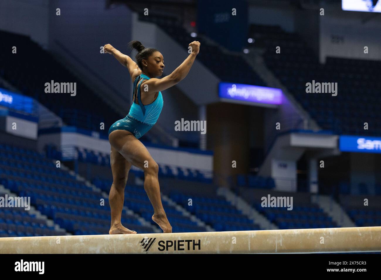 17 maggio 2024: Ginnasta SIMONE BILES durante l'allenamento sul podio per il 2024 Core Hydration Classic. L'evento si terrà presso il XL Center di Hartford, Connecticut. Melissa J. Perenson/CSM credito: Cal Sport Media/Alamy Live News Foto Stock