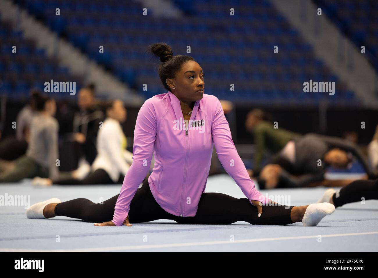 17 maggio 2024: Ginnasta SIMONE BILES durante l'allenamento sul podio per il 2024 Core Hydration Classic. L'evento si terrà presso il XL Center di Hartford, Connecticut. Melissa J. Perenson/CSM credito: Cal Sport Media/Alamy Live News Foto Stock