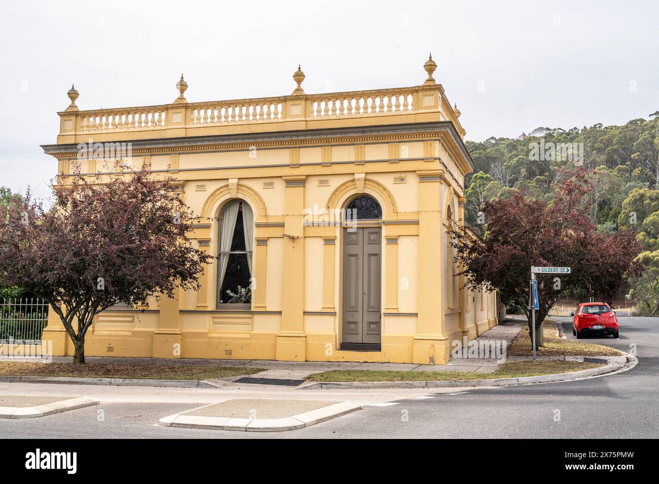 Edificio della banca dell'epoca coloniale, Gilbert Street Latrobe, Tasmania Foto Stock