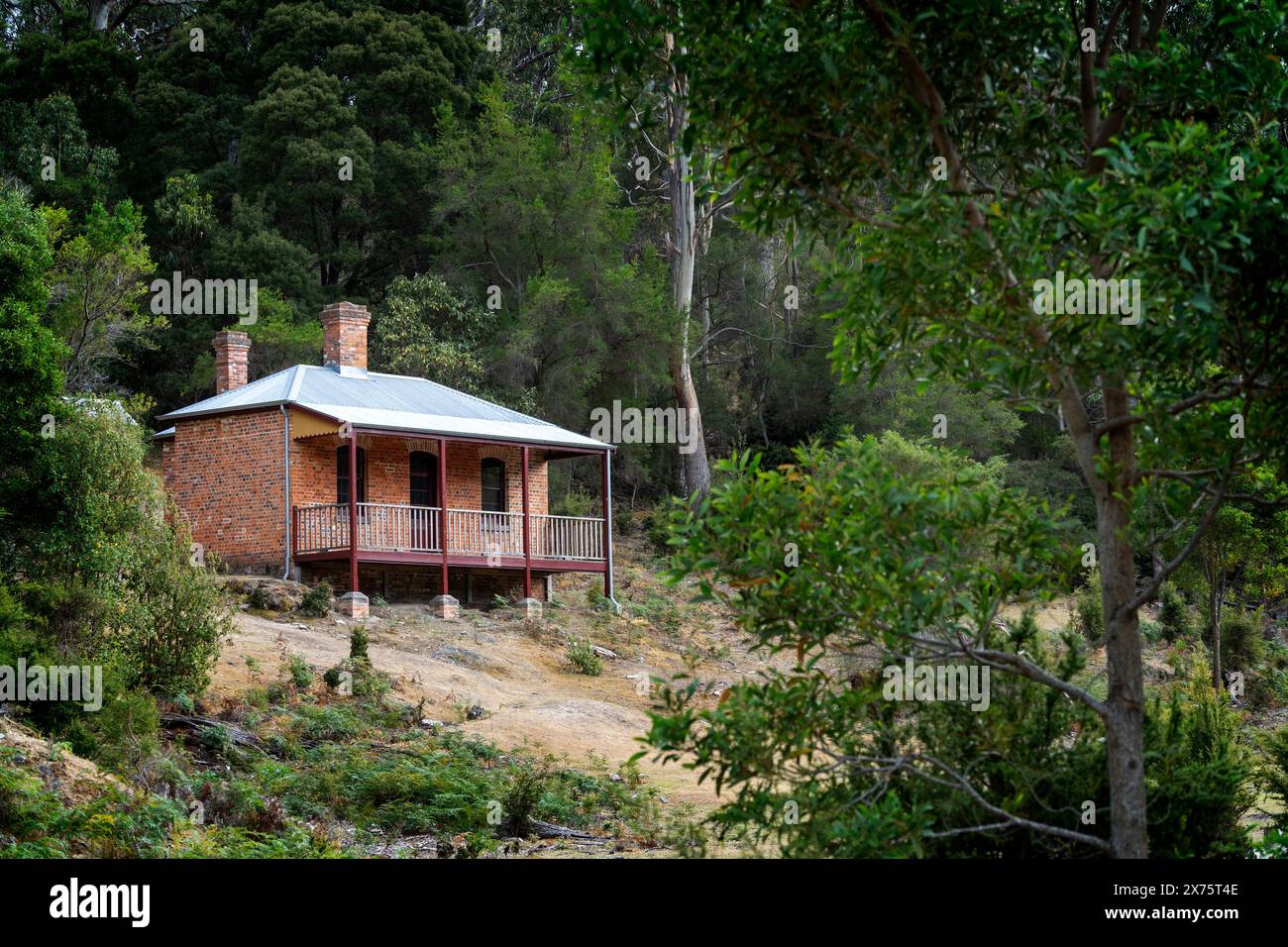 Il condannato ha costruito la casa degli ingegneri in mattoni sul circuito del lago artificiale, Maria Island, Tasmania Foto Stock