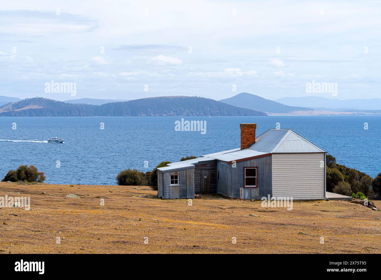 Ruby Hunt's Cottage in cima alla collina che si affaccia su Darlington, Maria Island Tasmania Foto Stock