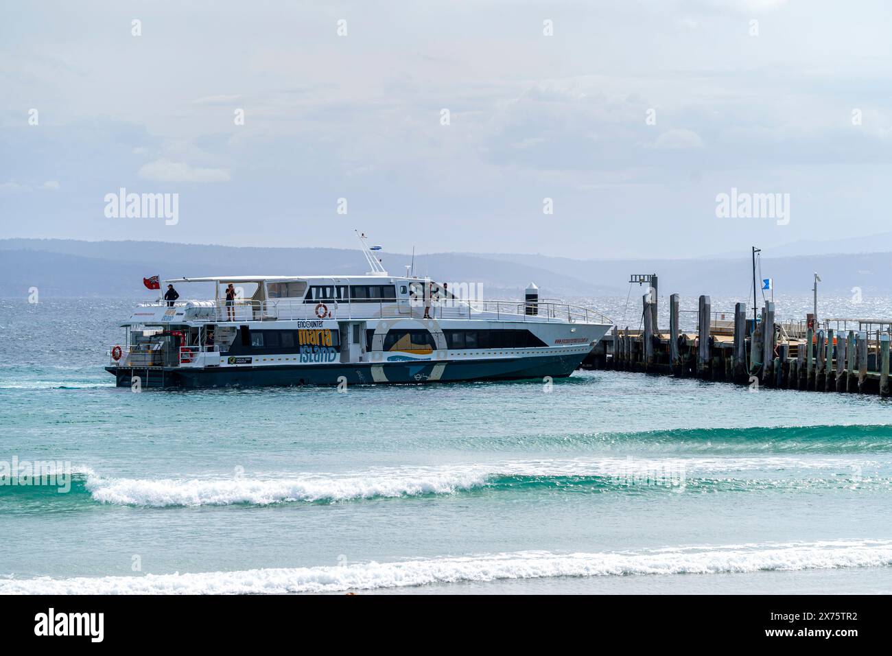 Traghetto passeggeri per Maria Island in arrivo al terminal dei traghetti di Maria Island, Maria Island Tasmania Foto Stock
