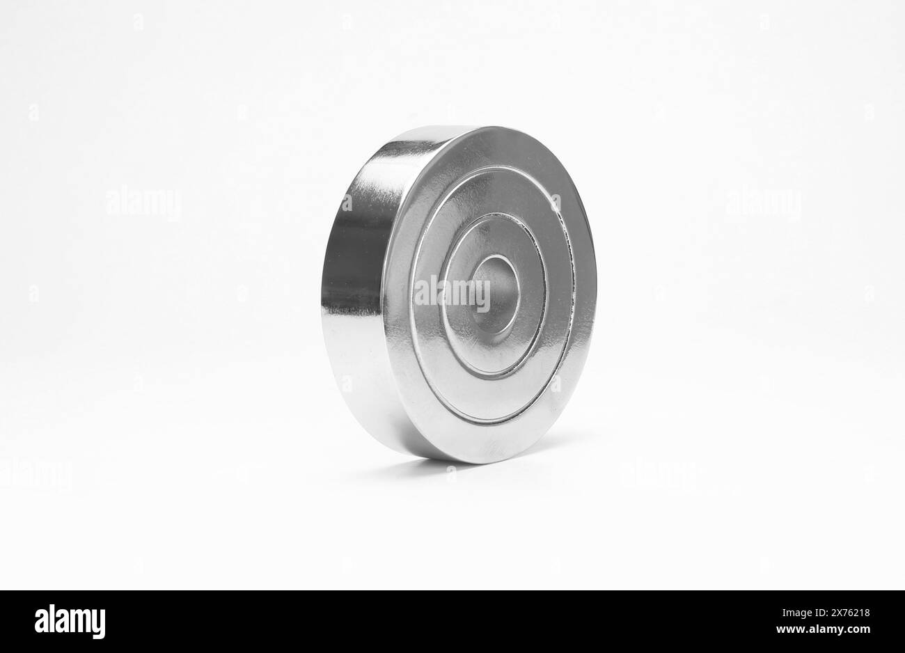 piastre per pesi palestra con finitura a specchio in acciaio cromato Foto Stock