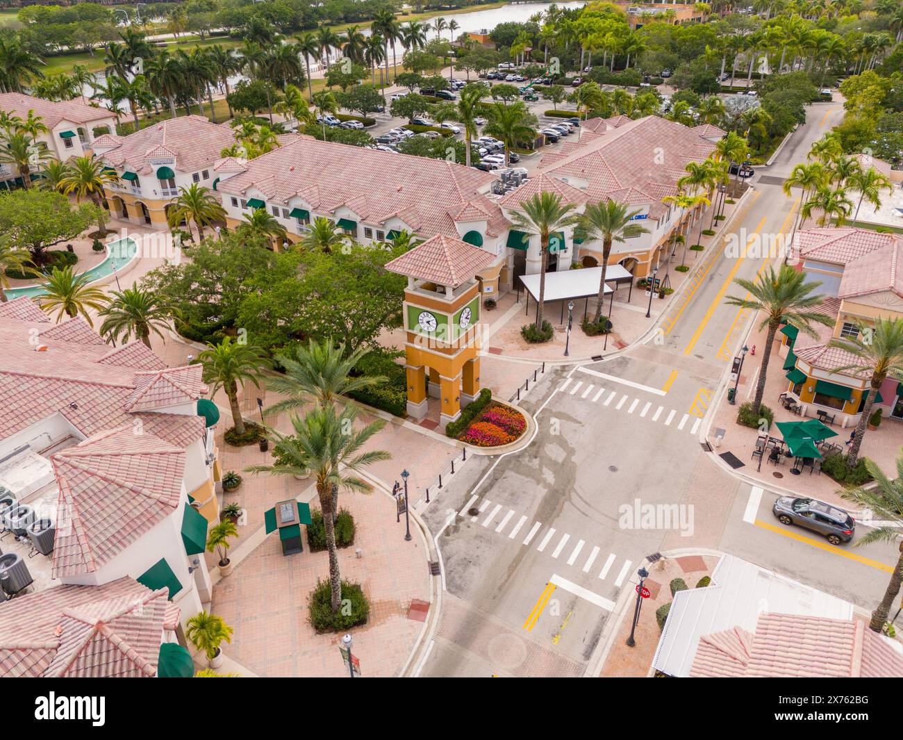 Weston, Florida, Stati Uniti d'America - 14 maggio 2024: Clock Tower Weston Town Center Foto Stock