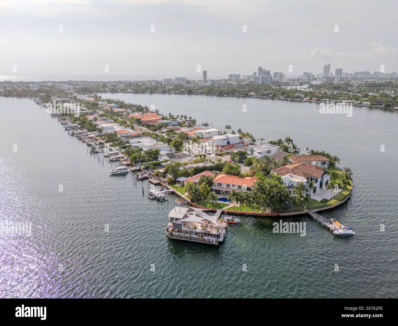 Miami Beach, Florida, Stati Uniti. Foto aeree di case di lusso a Biscayne Point Foto Stock