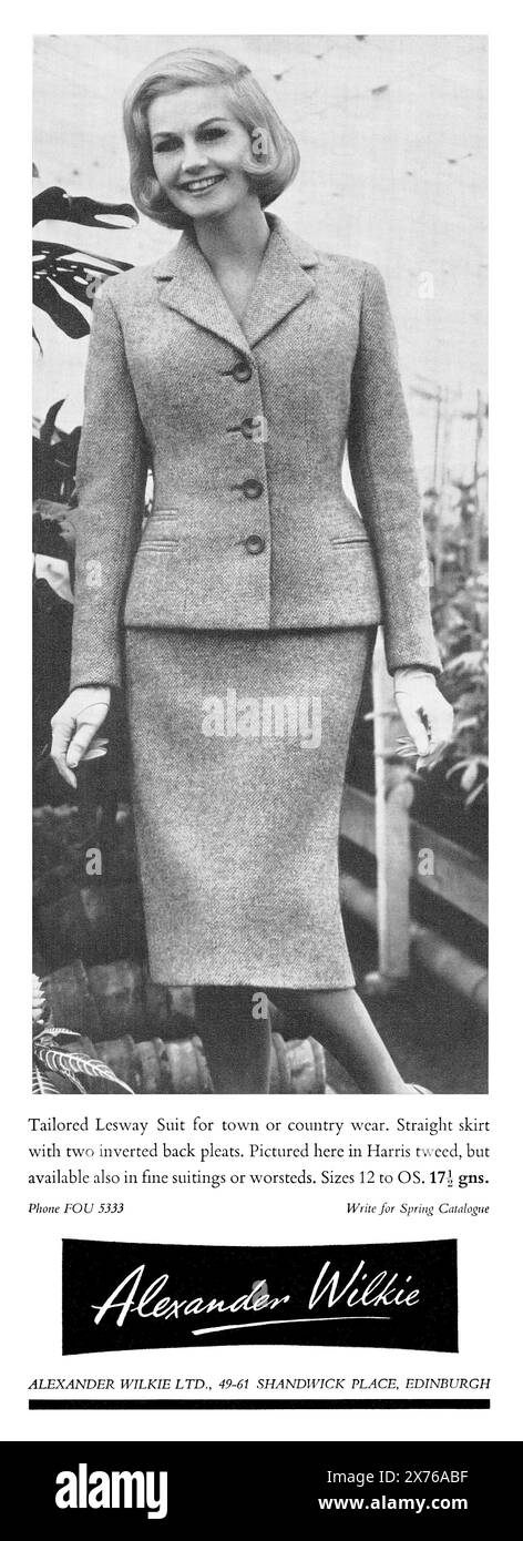 1961 pubblicità britannica di moda femminile per un abito Lesway su misura di Alexander Wilkie. Foto Stock