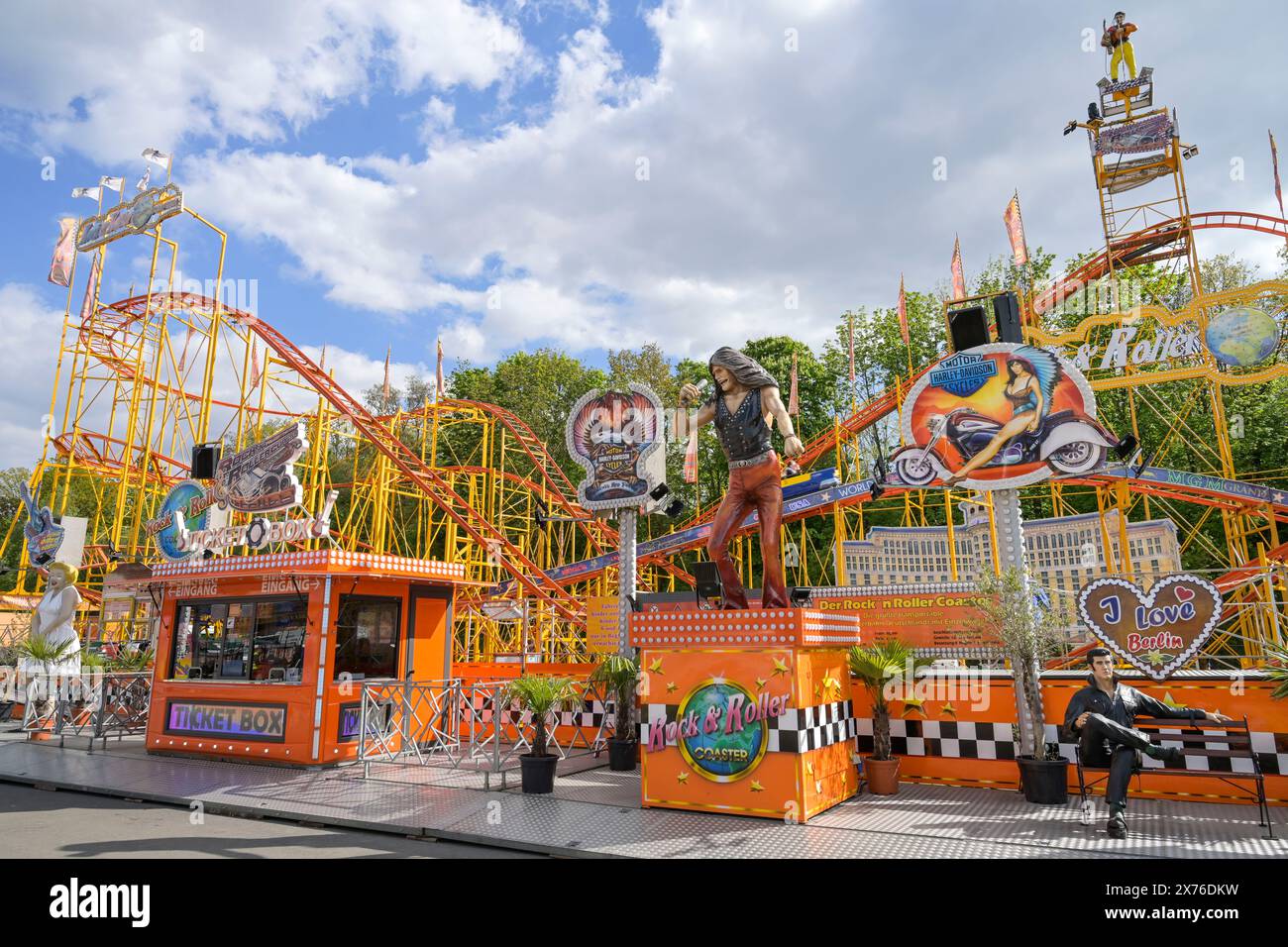 Achterbahn Rock´n´Roller Coaster, Frühlingsfest, Festplatz, Tegel, Reinickendorf, Berlino, Germania Foto Stock