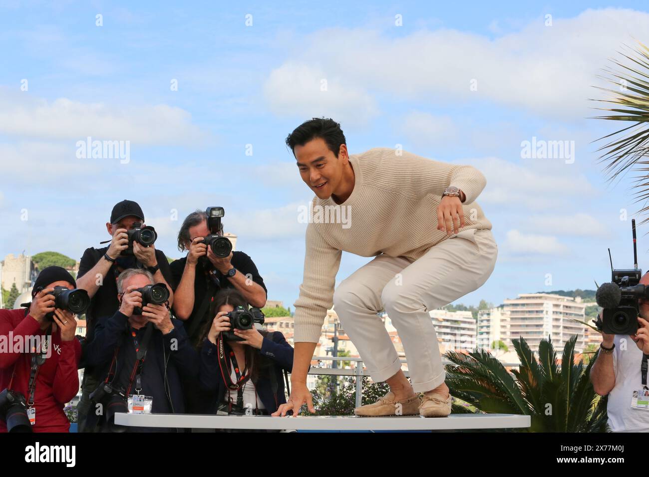 Cannes, Francia. 18 maggio 2024. Eddie Peng alla chiamata fotografica del film Black Dog al 77° Festival di Cannes. Crediti: Doreen Kennedy/Alamy Live News. Foto Stock