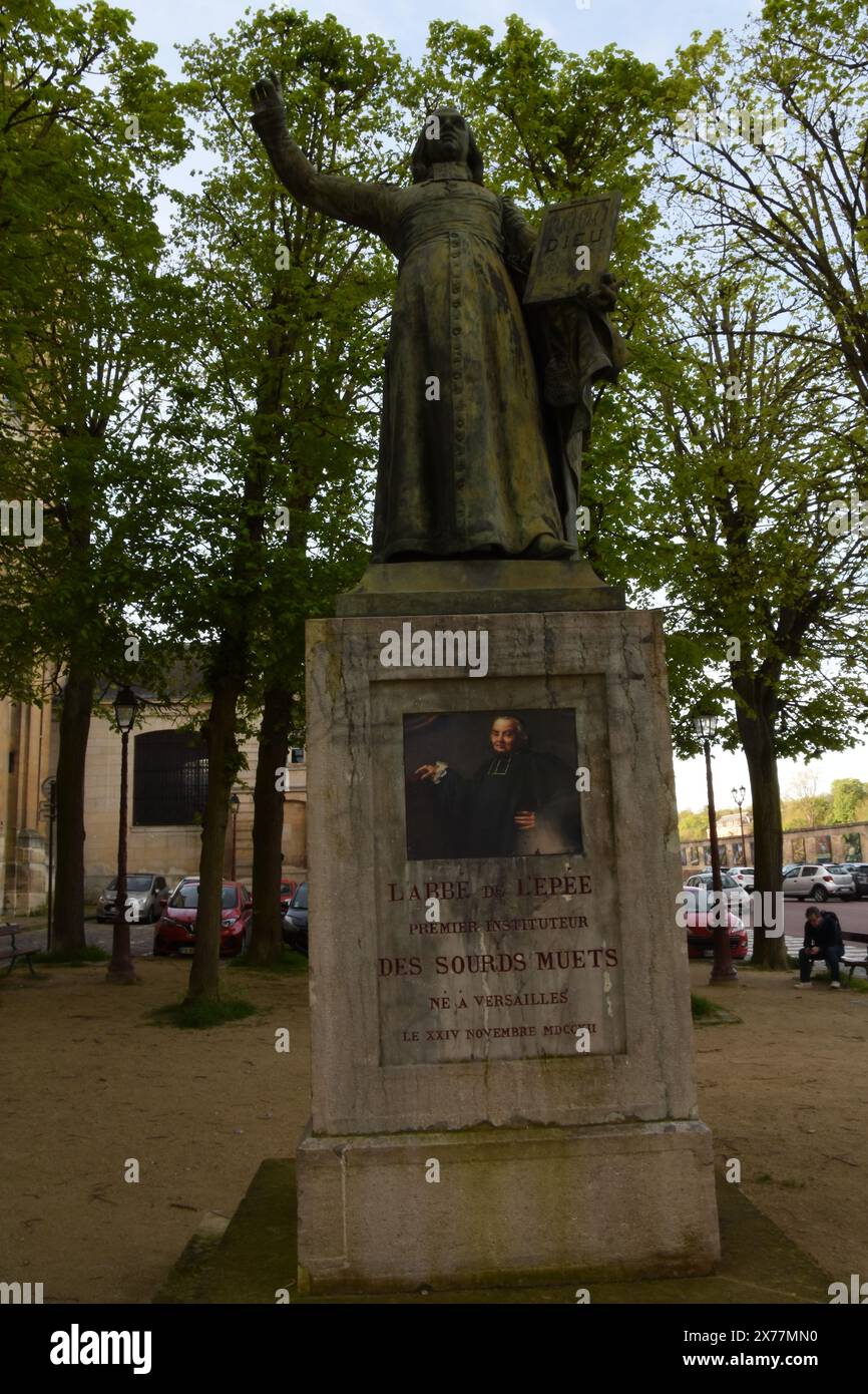 Monument de l'Abbé de l'Epée, Premier instituteur des sourds muets né à Versailles le XXIV novembre MDCCXII Foto Stock