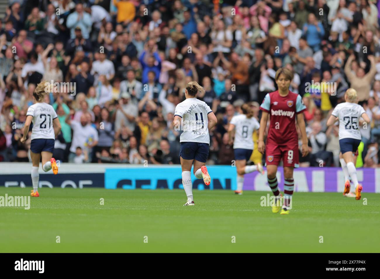 Londra, Regno Unito. 18 maggio 2024. Tottenham, Inghilterra, 18 maggio 2024: Primo gol per gli Spurs come Bethany England (9 Tottenham Hotspur) apre il punteggio durante la partita Barclays Womens Super League tra Tottenham Hotspur e West Ham United allo stadio Tottenham Hotspur (Promediapix/SPP) credito: SPP Sport Press Photo. /Alamy Live News Foto Stock