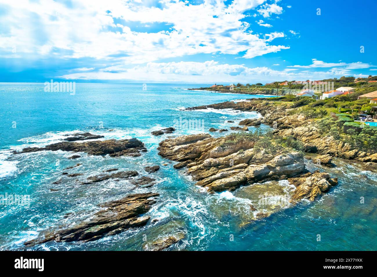 Costa panoramica della costa Azzurra vicino alla vista aerea di Sainte Maxime, nel sud della Francia Foto Stock