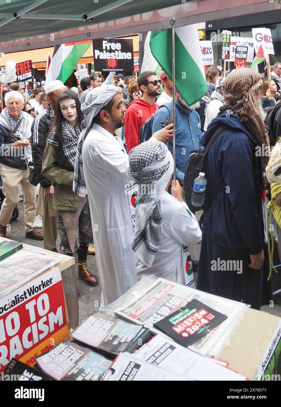 Londra, Regno Unito. 18 maggio 2024. I manifestanti pro-Palestine Nakba a Londra. Credito: Brian Minkoff/Alamy Live News Foto Stock