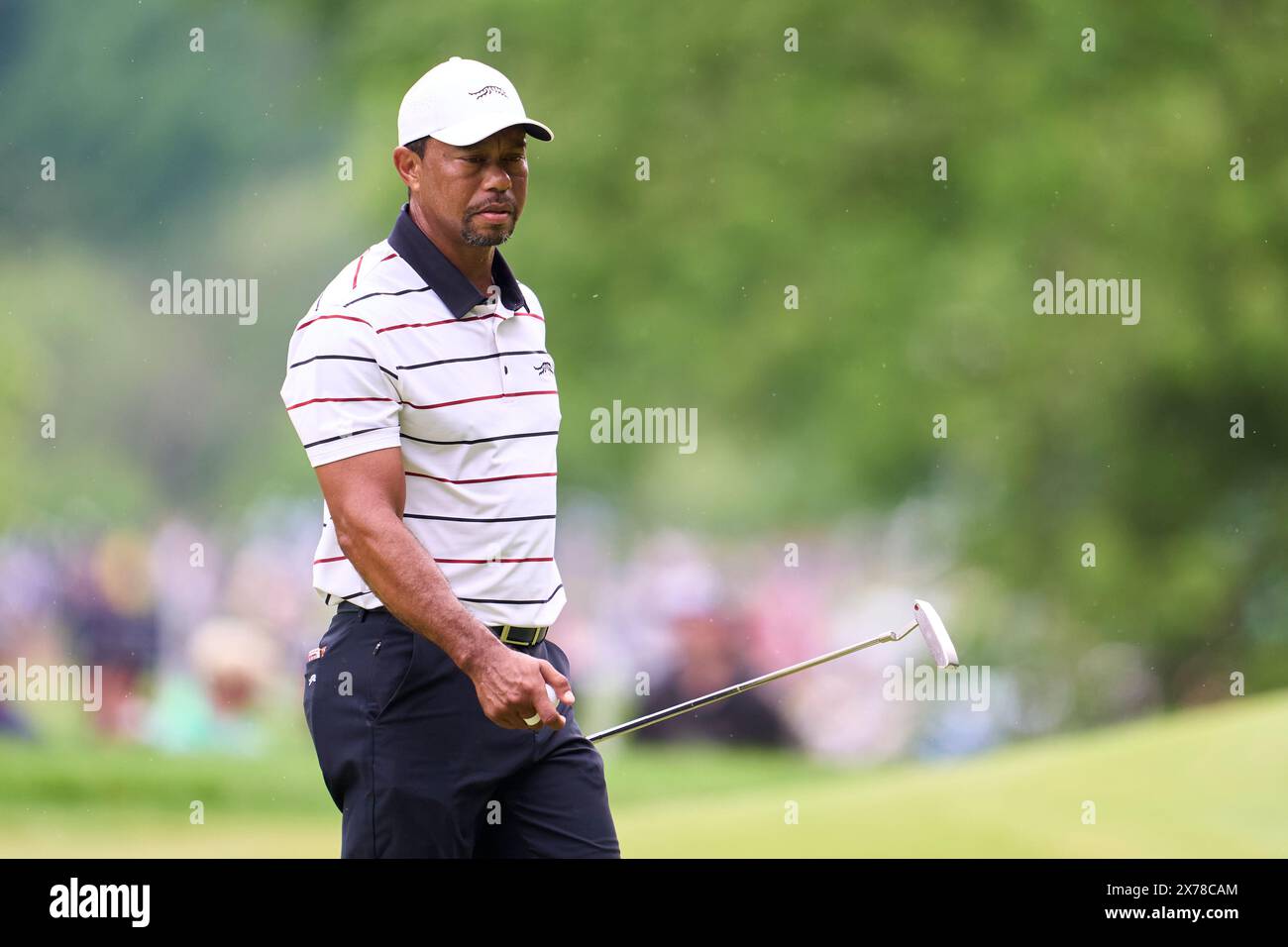 Tiger Woods degli Stati Uniti in azione durante la seconda giornata del campionato PGA 2024 al Valhalla Golf Club il 17 maggio 2024 a Louisville, Kentucky. Foto Stock