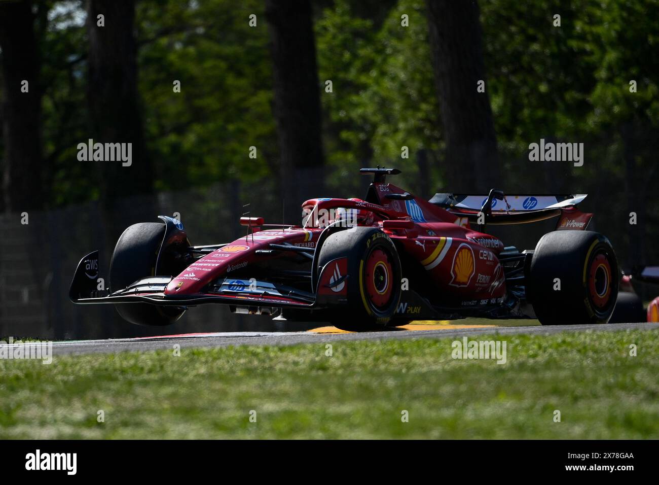 18 maggio 2024; autodromo Enzo e Dino Ferrari, Imola, Italia; FIA Formula 1 Emilia Romagna Grand Prix 2024; giornata di qualificazione; Charles Leclerc di Monaco alla guida della scuderia Ferrari HP F1 Team Foto Stock