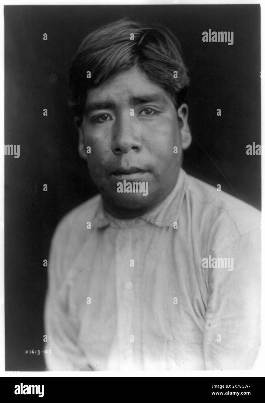 A man of Palm Springs Cahuilla, No. 1613-05., pubblicato in: The North American Indian / Edward S. Curtis. [Seattle, Washington.] : Edward S. Curtis, 1907-30, v. 15, p. 126.. Indians of North America, 1900-1910. , Cahuilla Indians, 1900-1910. Foto Stock