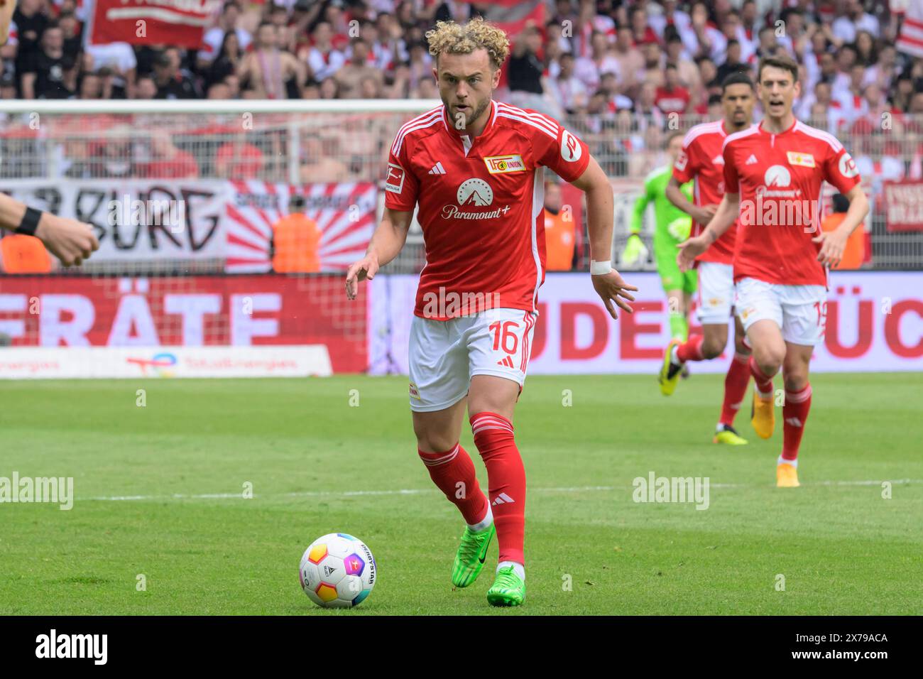 Berlino, Germania. 18 maggio 2024. Benedict Hollerbach ( 1.FC Union Berlin, #16), 1. FC Union Berlin vs SC Freiburg, 1a Bundesliga, calcio, DFB, Bundesliga, stagione 2023/2024, alte Foersterei, 34° giorno di partita, credito: HMB Media/Alamy Live News Foto Stock