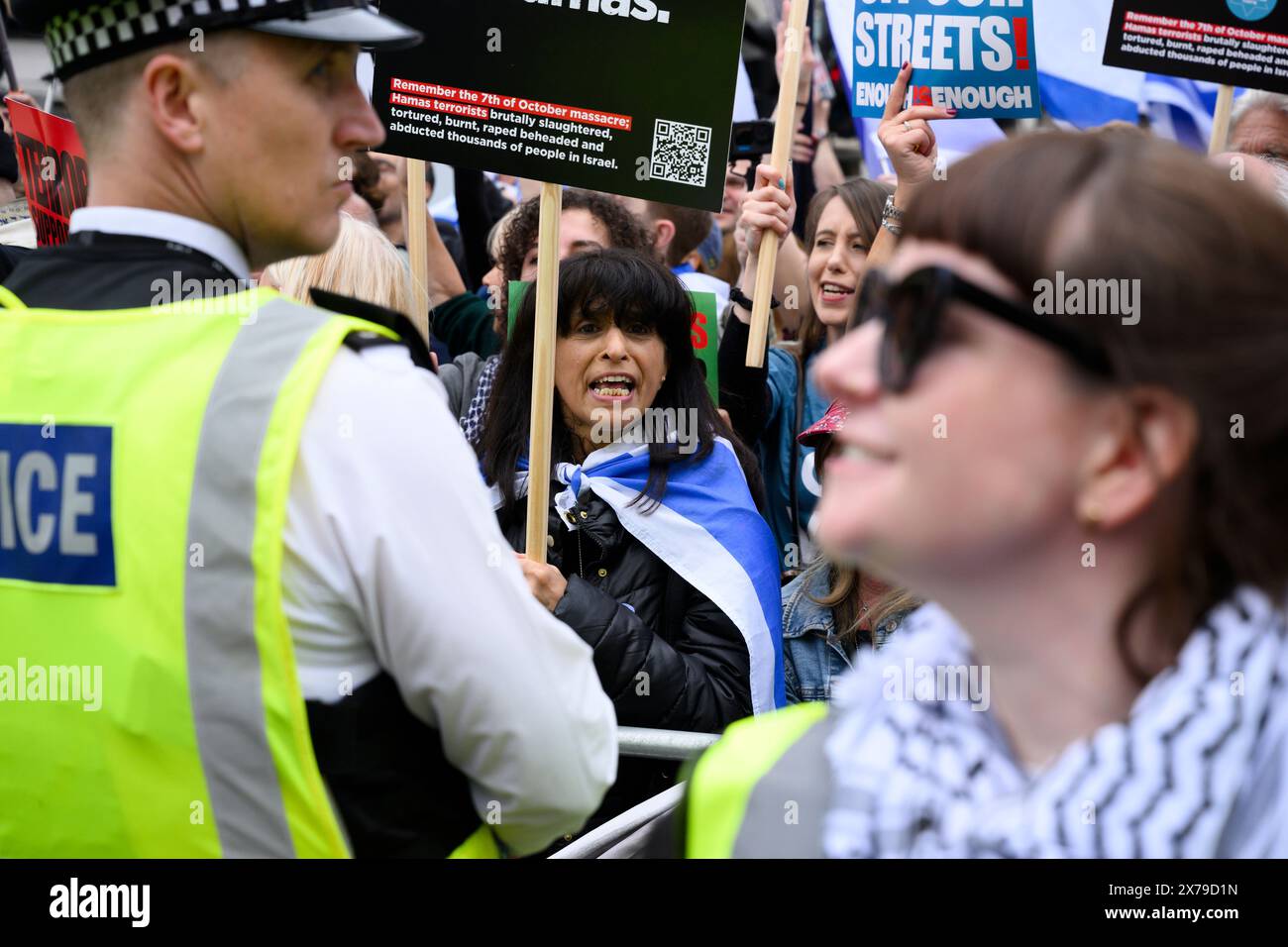 La manifestazione pro-Israele come marcia pro-Palestina è passata. la marcia pro-Palestina chiedeva un cessate il fuoco dell'offensiva militare in corso Foto Stock