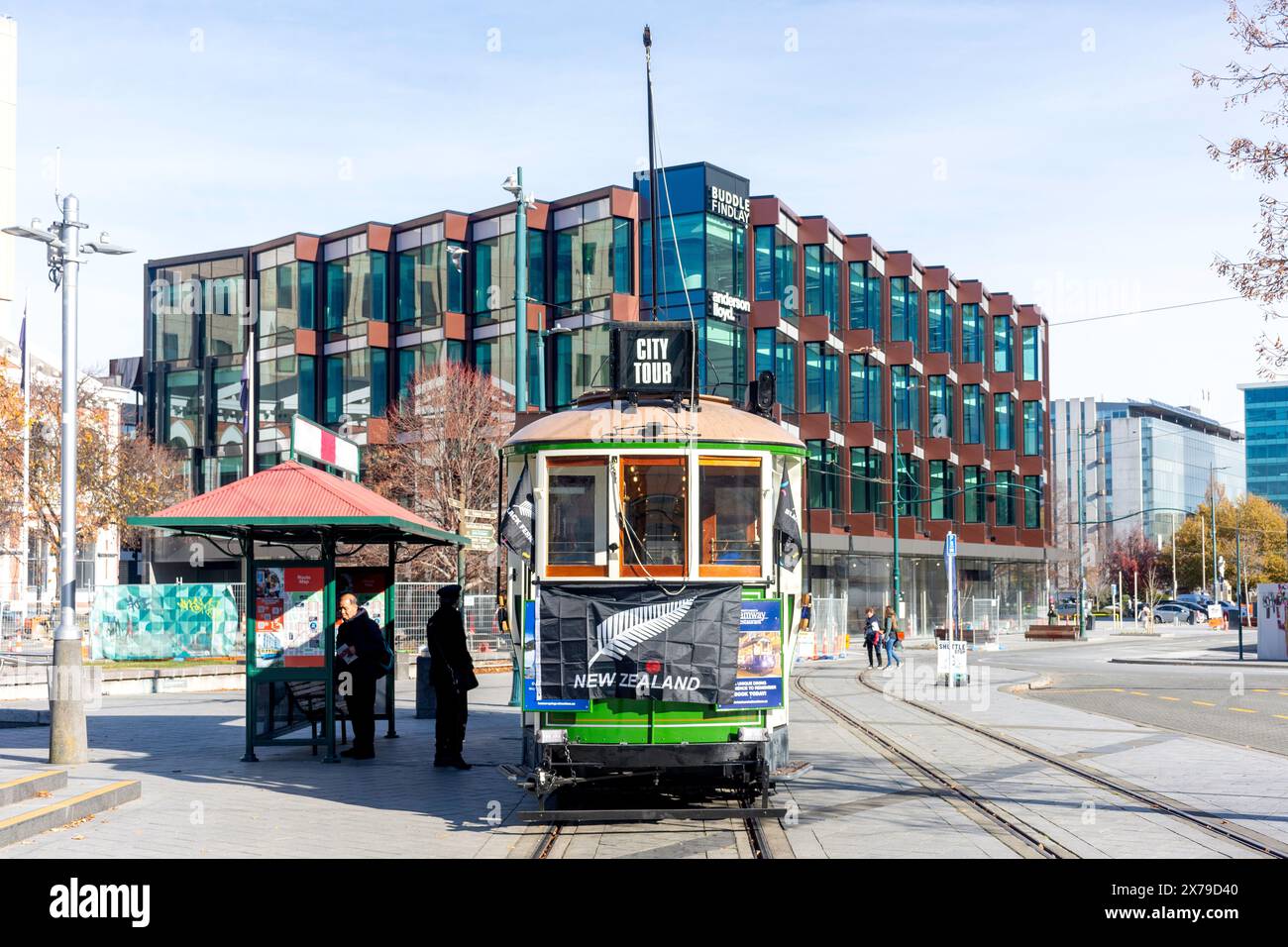 Tour della città in tram alla fermata del tram, Piazza della Cattedrale, Christchurch Central, Christchurch (Ōtautahi), Canterbury, nuova Zelanda Foto Stock
