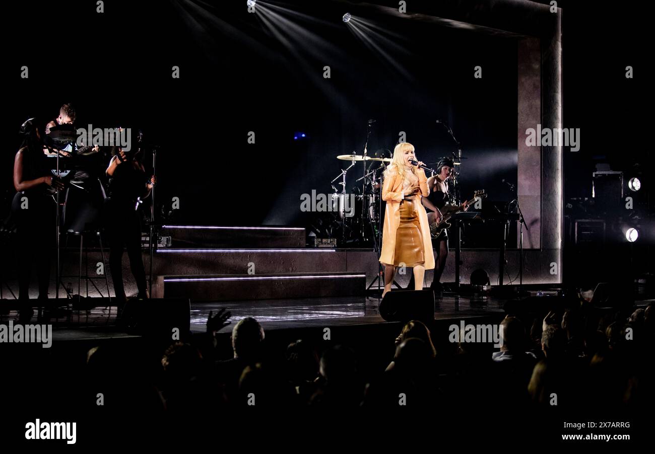 Paloma Faith, UK Tour 2024, Cliffs Pavilion, Southend-on-Sea, Essex © Clarissa Debenham (Film Free Photography) / Alamy Foto Stock