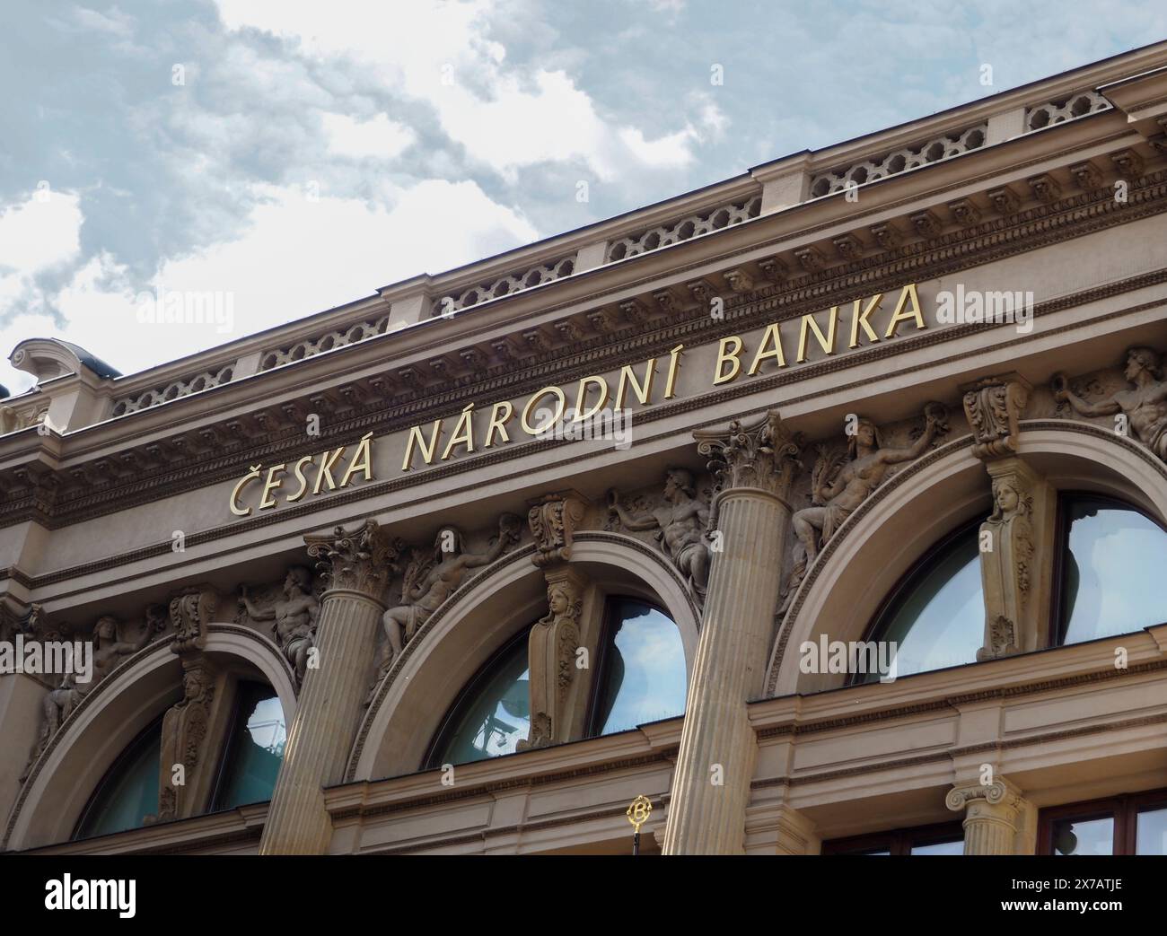Praga, Repubblica Ceca - 10 maggio 2024: Edificio della Banca Popolare Ceca Foto Stock