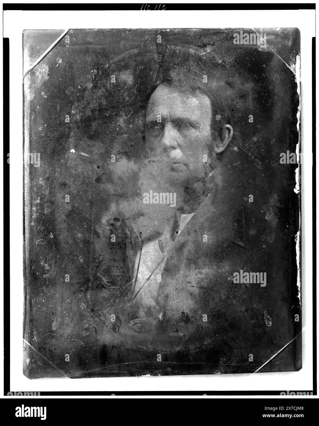 Uomo non identificato, circa 30 anni di età, ritratto testa e spalle, tre quarti a destra, graffiato sul retro del piatto: 337., Transfer; U.S. War College; 1920; (DLC/PP-1920:46153)., fa parte di: Daguerreotype Collection , prodotta dallo studio di Mathew Brady. Foto Stock