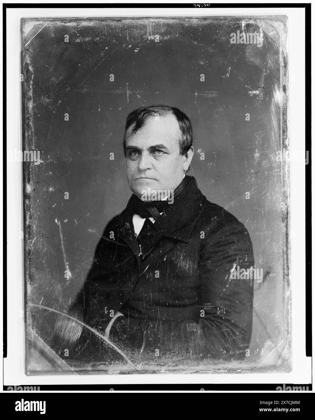 Man, probably Asa Whitney, head-and-shoulders portrait, facing front, Identification provided by Owen Blevins based on a litografia in the American Phrenological Journal and Miscellany, v. 11, 1850, p. 329 and article 'Whitney's Railroad Meeting' in the Public Ledger Newspaper, 22 dicembre 1846, p. 1., alternative Identiations: Edward Everett, Massachusetts (Cat. 5); Prince Bonaparte., Purchase; Alice H. Cox and Mary H. Evans; 1954., fa parte di: Brady-Handy Collection , fa parte di: daguerreotype Collection , prodotto dallo studio di Mathew Brady. Whitney, Asa, 1797-1872. Foto Stock