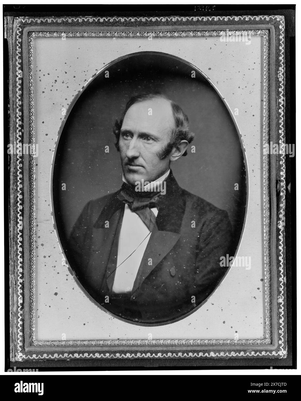 Wendell Phillips, ritratto testa e spalle, rivolto a sinistra, cassa: Ovale circondata da fiori e rotoli., in rilievo: Brady's Gallery 205 & 359 Broadway, New York., Purchase; 2000; (DLC/PP-2000:091)., fa parte di: daguerreotype Collection Phillips, Wendell, 1811-1884. Foto Stock