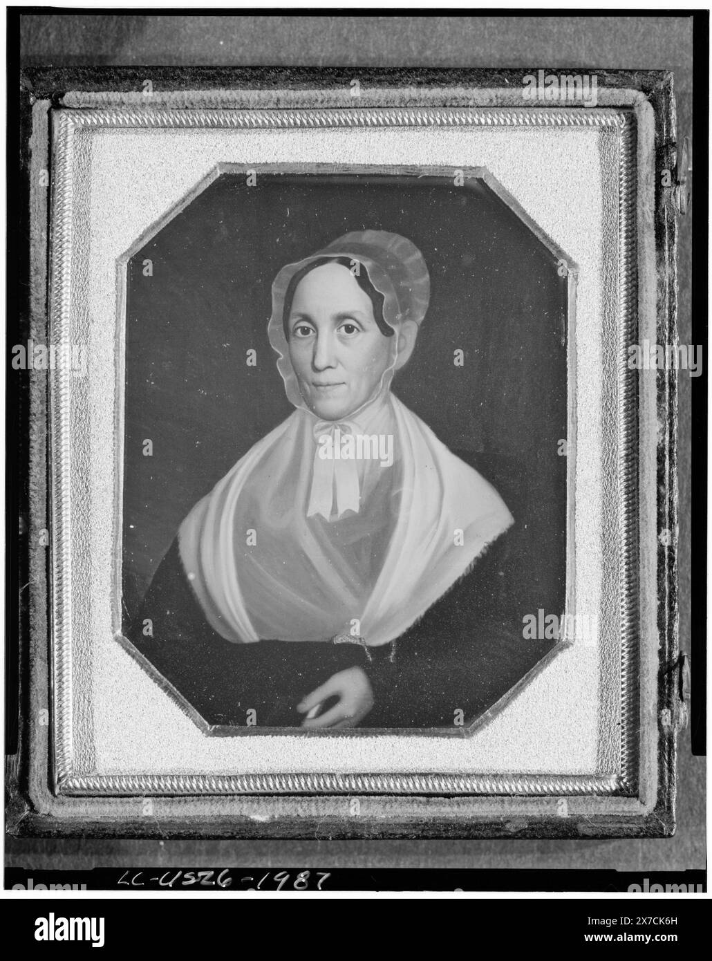 Copia di un dipinto di una donna non identificata, ritratto testa e spalle, fotografo non identificato., caso: Rinhart 112., fonte sconosciuta., fa parte di: raccolta di daguerreotype , . Foto Stock