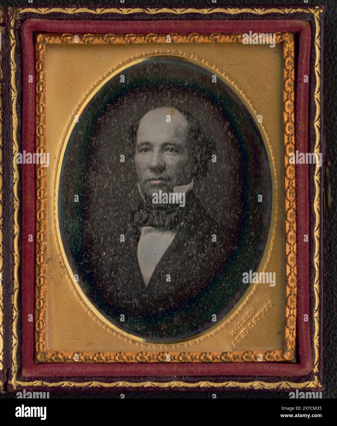 Unidentified man, head and shoulders portrait, Title Designed by Library staff., timbrato su MAT: Holmes 289 Broadway., Case: Rinhart 87 Variant., Transfer; LC Manuscript Division; 2017; (DLC/PP-2017:021.06)., fa parte di: Robert R. Hitt Papers , fa parte di: Daguerreotype Collection Men, 1850-1860. Foto Stock