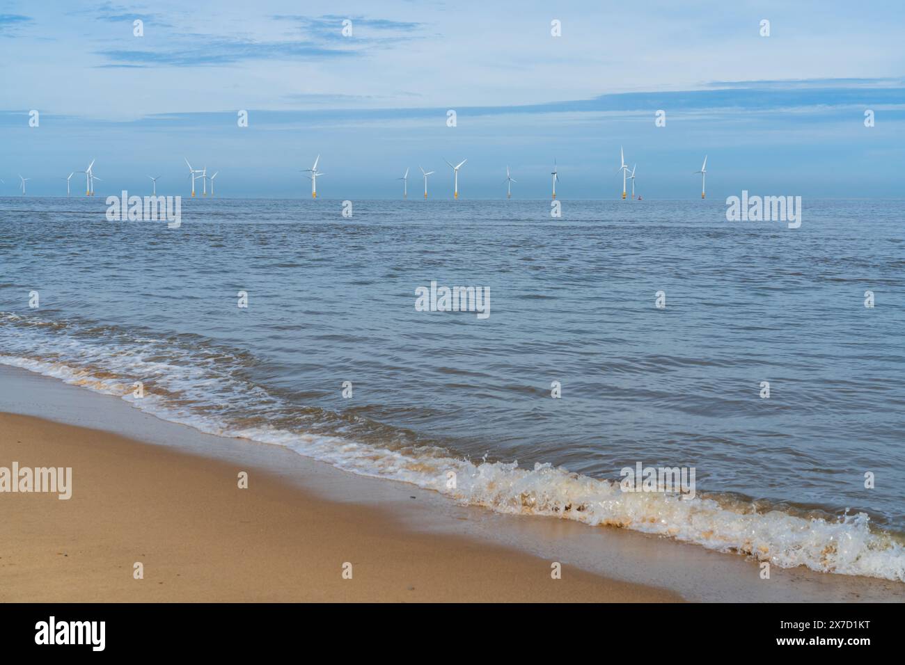 Turbine eoliche offshore nel Mare del Nord al largo della costa di Norfolk nel Regno Unito Foto Stock