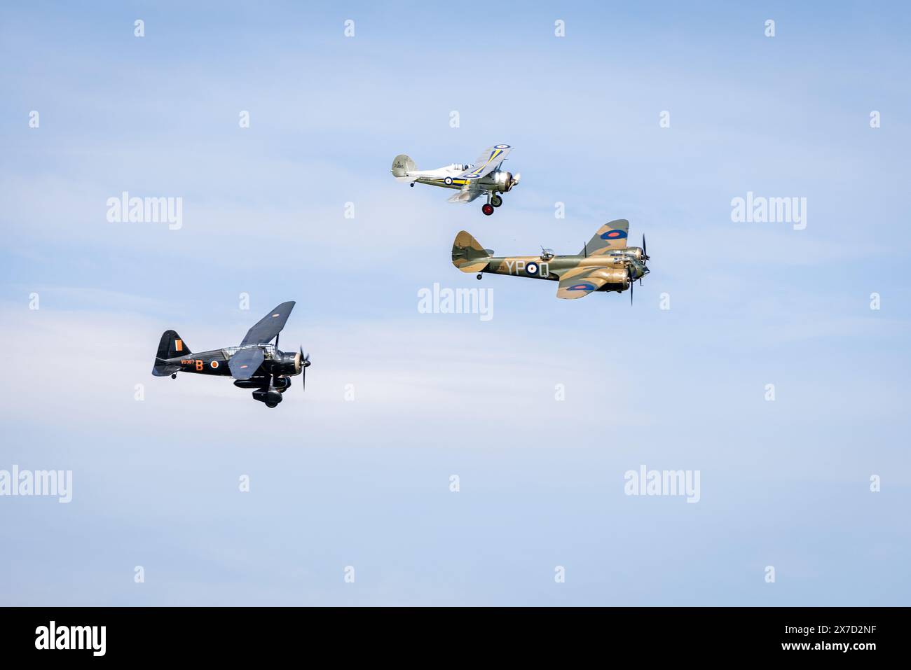 Gloster Gladiator, Westland Lysander & Bristol Blenheim, in volo al Best of British Airshow tenutosi a Shuttleworth il 12 maggio 2024. Foto Stock