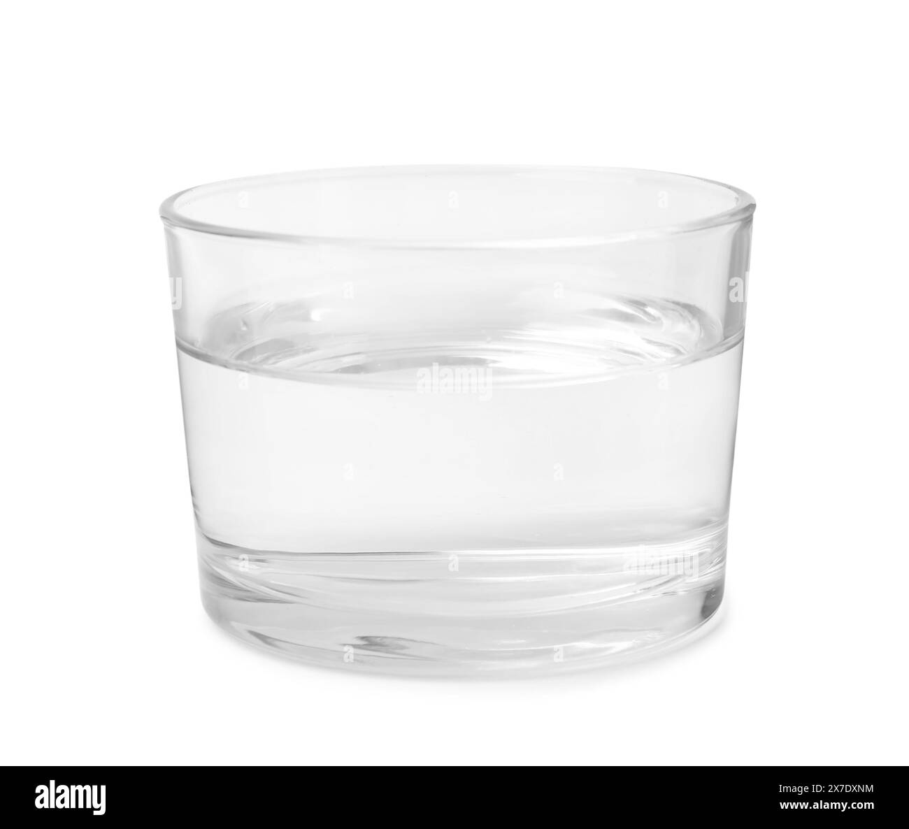 Aceto in un recipiente di vetro isolato su bianco Foto Stock