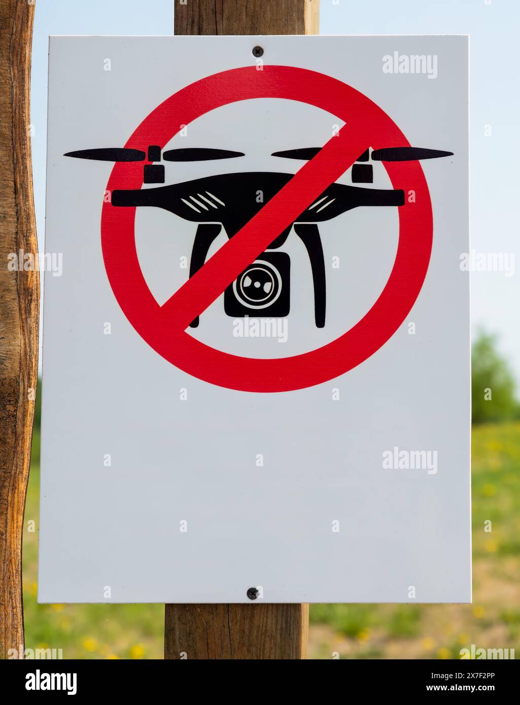 primo piano del cartello quadcopter vietato Foto Stock