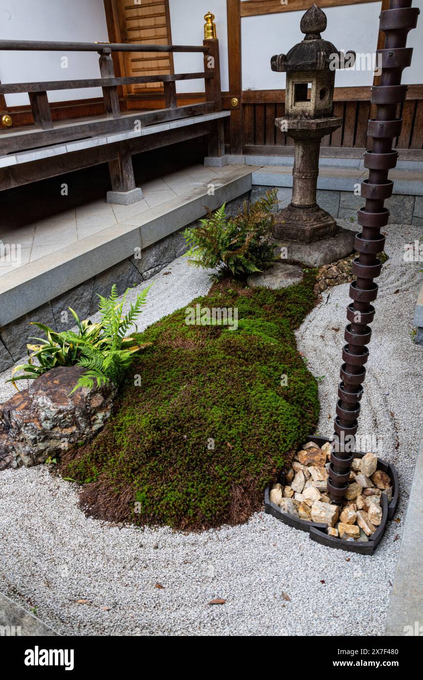 Kenkoji Temple Garden - Shunmyo Masuno chiama le sue opere "espressioni di mente" e hanno il potere di suscitare profondità di emozione e persino di attingere a t Foto Stock
