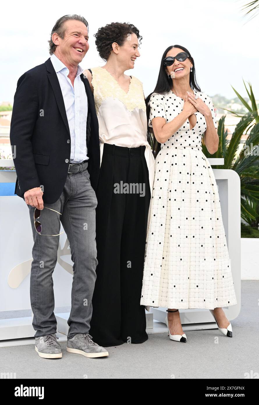 Cannes, Francia. 20 maggio 2024. La regista francese Coralie Fargeat, l'attore americano Dennis Quaid e l'attrice Demi Moore partecipano alla chiamata fotografica per la sostanza al 77° Festival di Cannes, in Francia, lunedì 20 maggio 2024. Foto di Rune Hellestad/ credito: UPI/Alamy Live News Foto Stock