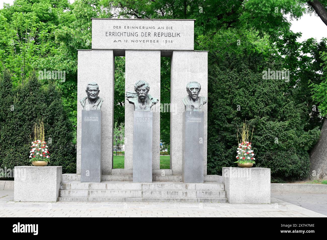 Vienna, Austria. Monumento alla Repubblica (noto anche come monumento della Repubblica) a Vienna commemora l'istituzione della Repubblica d'Austria. (Da L Foto Stock