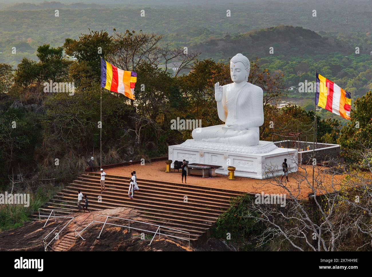 Statua del Buddha, Mihintale, Anuradhapura, Sri Lanka. Foto Stock