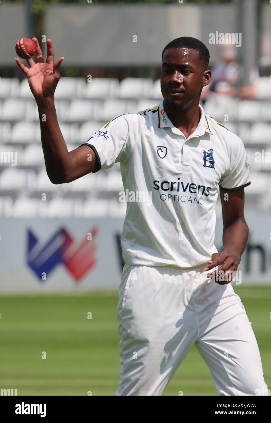 Che Simmons di Warwickshire CCC in azione durante VITALITY COUNTY CHAMPIONSHIP - DIVISION ONE Day One of 4 match tra Essex CCC e Warwickshire Foto Stock