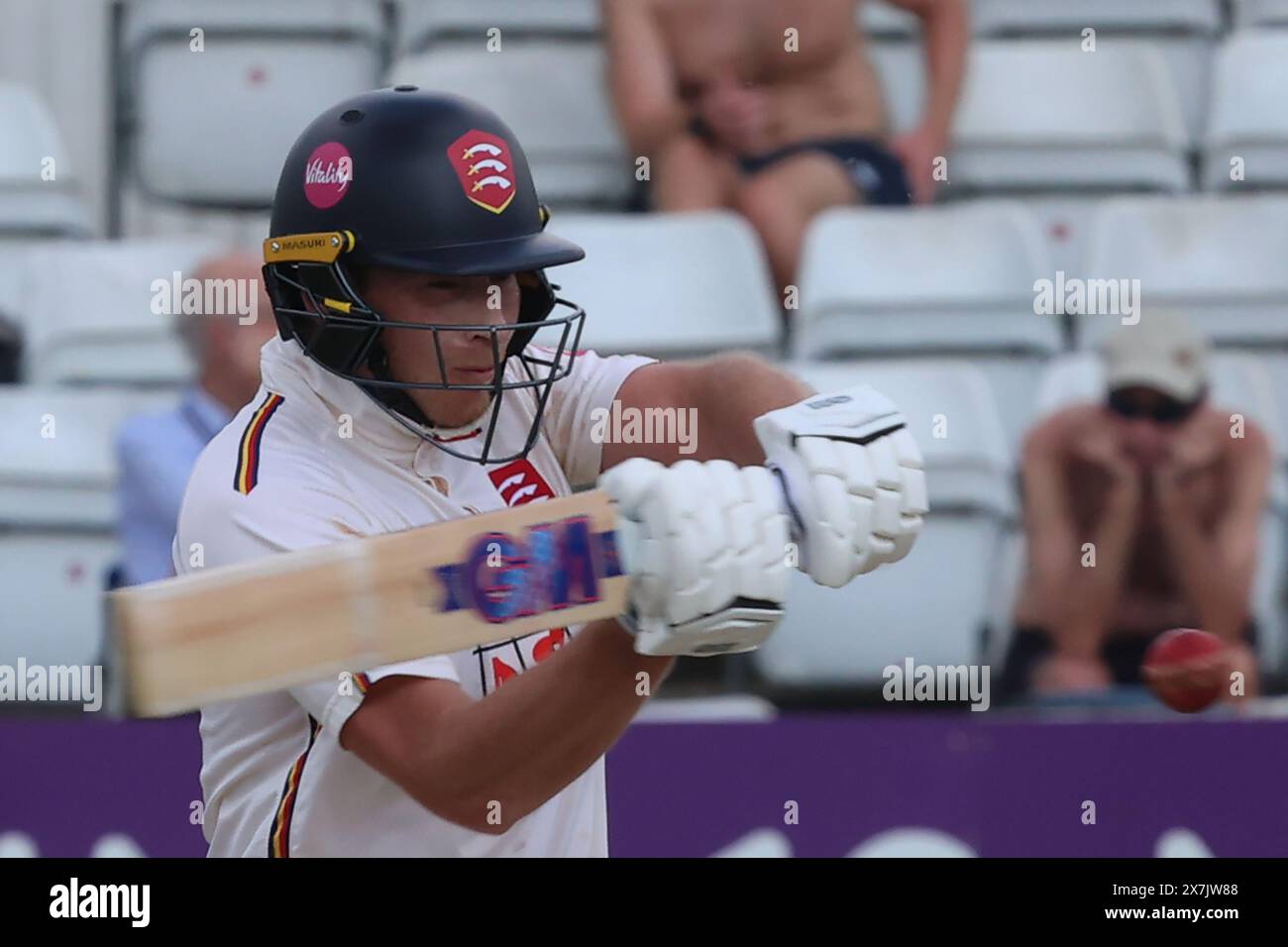 Essex's Tom Westley in azione durante il VITALITY COUNTY CHAMPIONSHIP - DIVISION ONE Day One of 4 match tra Essex CCC e Warwickshire CCC al Foto Stock