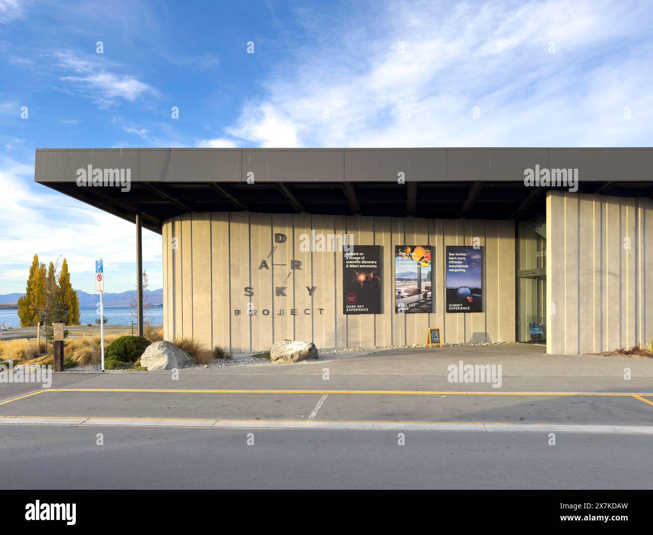 Ingresso al Dark Sky Project, Motuariki Lane, Lake Tekapo, Canterbury, South Island, nuova Zelanda Foto Stock