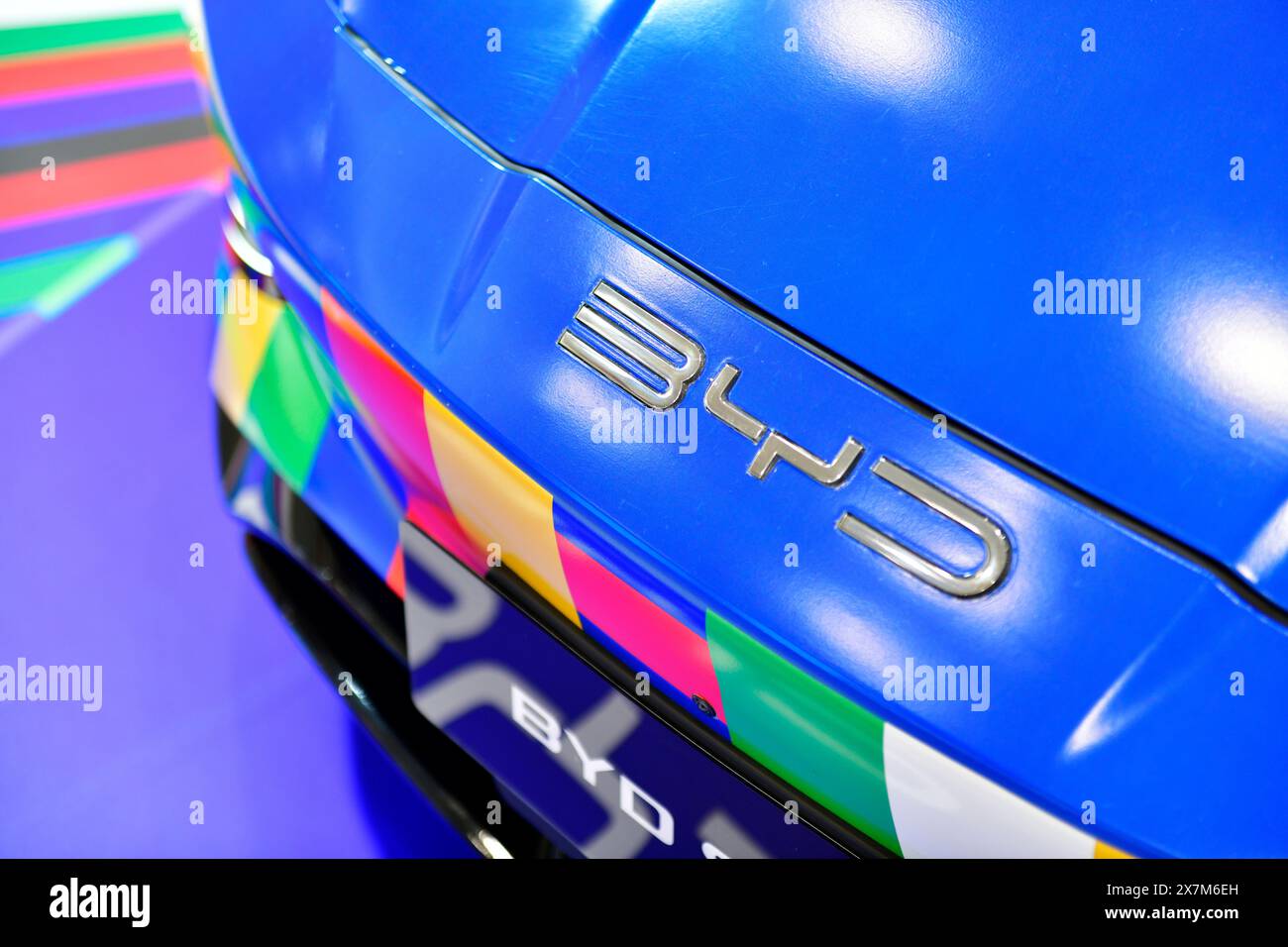 Thailandia - 27 marzo 2024: Auto elettrica BYD Logo Build Your Dream, al Salone Internazionale dell'automobile di Bangkok 45 Foto Stock