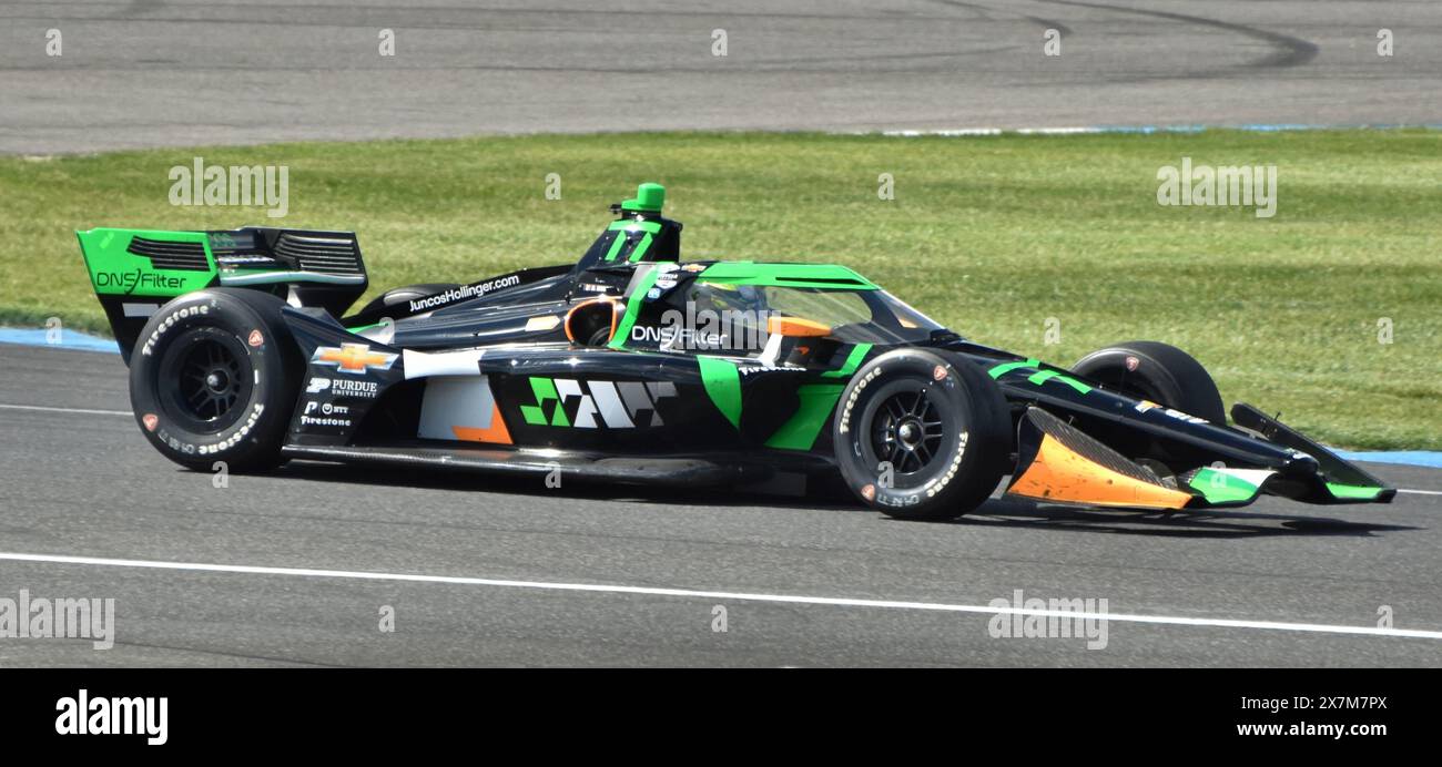 Il pilota IndyCar Romain Grosjean gareggia nel Gran Premio di Indianapolis con la vettura numero 77 di Juncos Hollinger Racing. Foto Stock