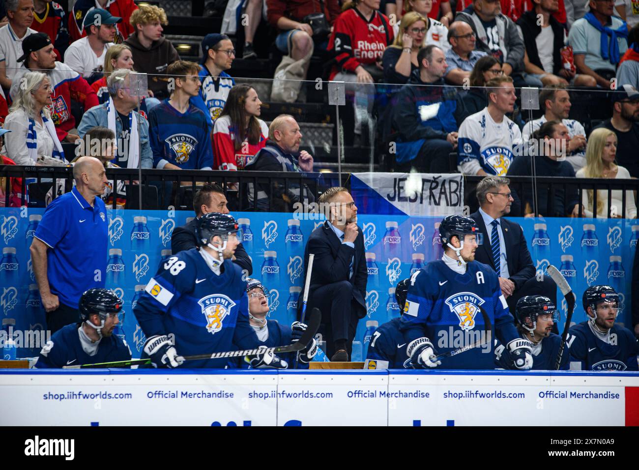 PRAGA, REPUBBLICA CECA - 20 MAGGIO 2024: La partita del Campionato del mondo di hockey su ghiaccio IIHF 2024 Finlandia - Danimarca all'O2 Arena Foto Stock