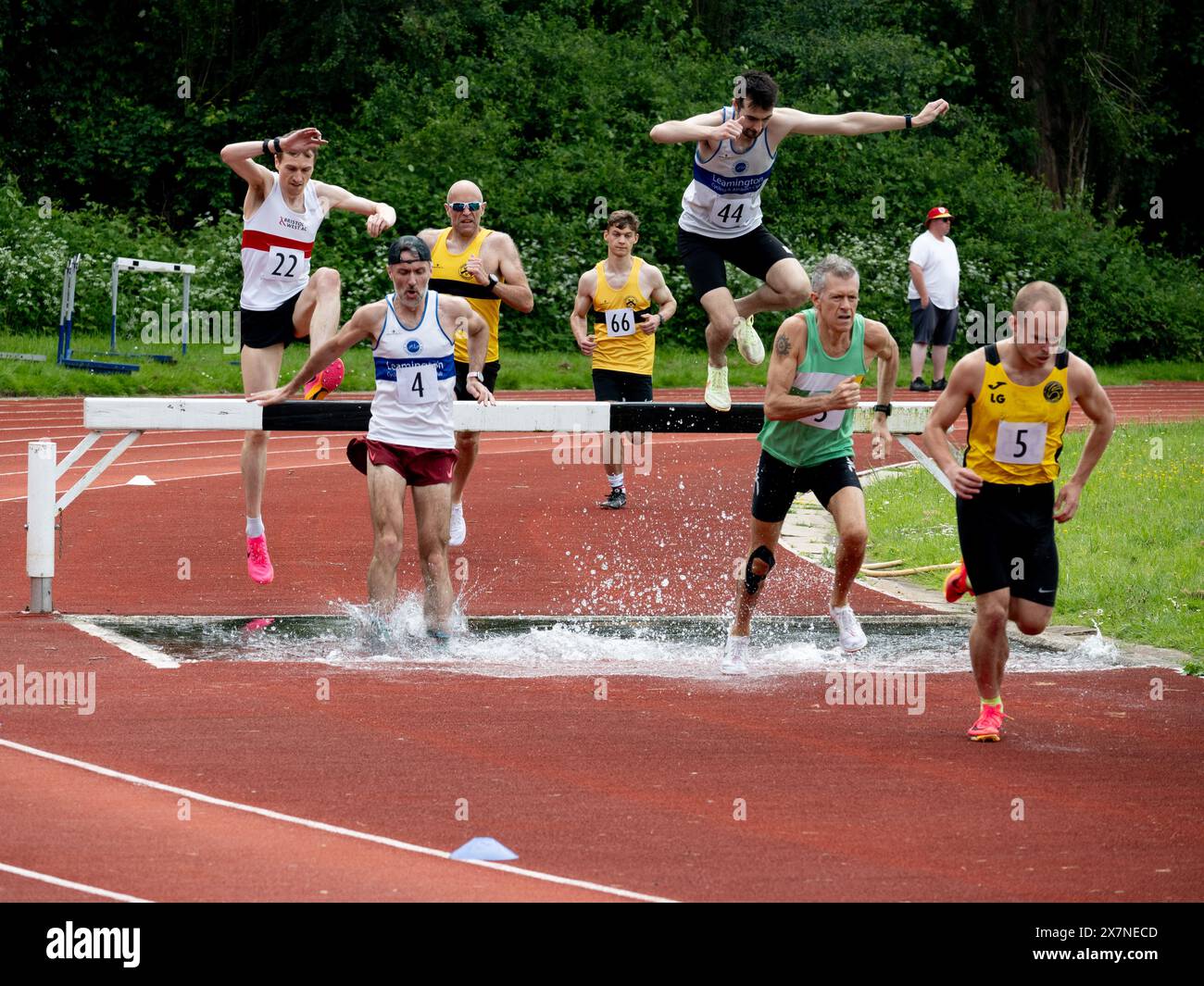 Club Athletics, gara di steeplechase maschile, Leamington Spa, Regno Unito Foto Stock